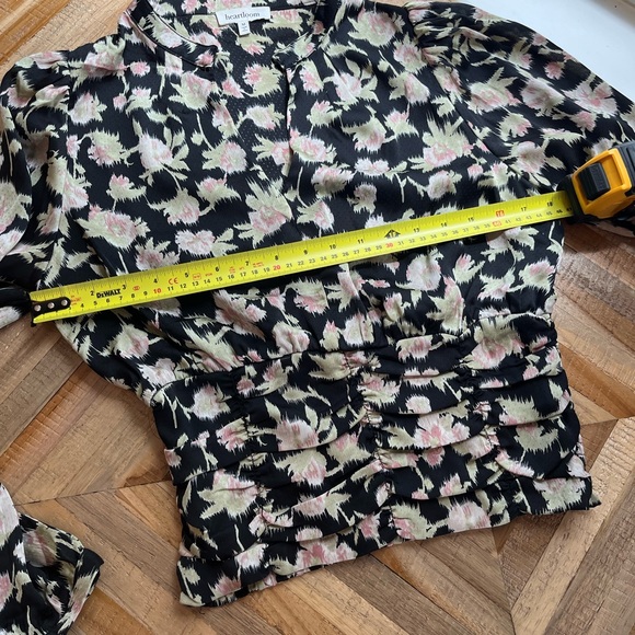 Heartloom Martine Top Size Medium in Black with Beautiful Pink Floral - Picture 16 of 16